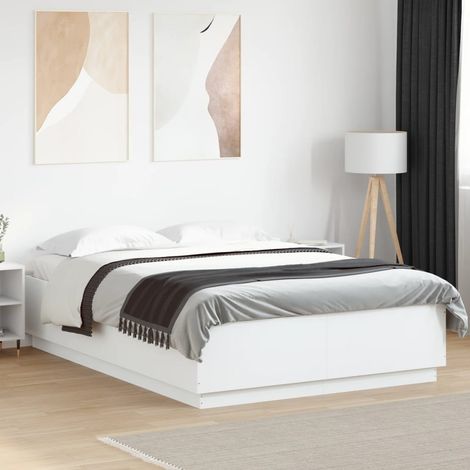 Estructura de cama con LED madera ingeniería 150x200 cm