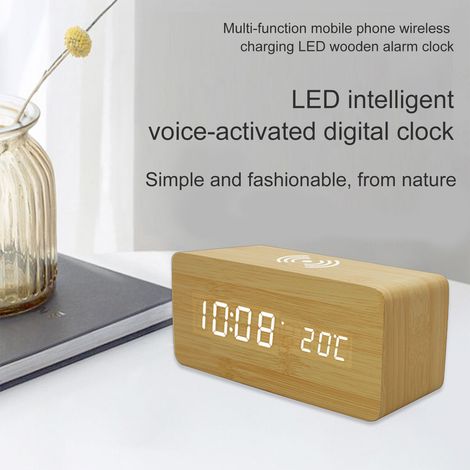 Reloj despertador digital de madera con carga inalámbrica – 3 alarmas, pantalla LED, control por voz para oficina y dormitorio – marco de PVC con aspecto de madera, dimensiones: 16 x 7,3 x 7 cm (1/5)