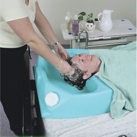 Bac à shampoing Capiluve pour personne alitée (1/4)
