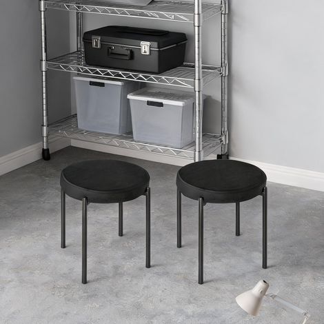 Lot de 4 tabourets de bar empilables noirs avec assise en velours (1/5)