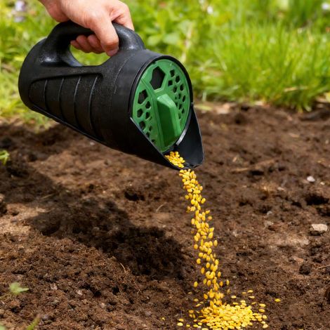 Épandeur manuel pour la fonte de glace, les graines d'herbe, les engrais pour pelouse et jardin. Plusieurs tailles d'ouverture réglables pour sel, glace fondue, jusqu'à 2,5 l