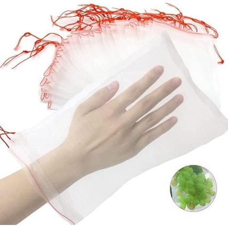 100 pcs Nylon Fruit Protection Bags for Grapes, Garden Bags - 25x35cm