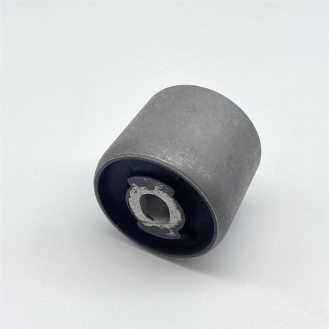 Silentblocs de suspension automobile compatibles avec les bras de suspension des BMW E83, E85, E86, X1 et X3 (référence 33176751808). (1/5)