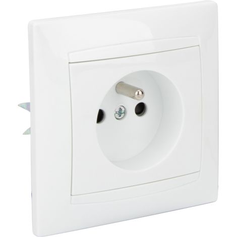 Zenitech – Prise 2P+T encastrée IP20 – Blanc – Intensité 16A – Puissance max 3680W – Installation facile avec fixation