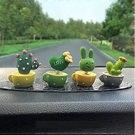 Dekoration für das Armaturenbrett im Auto, kleine grüne Topfkaktuspflanze, kleines Büro- oder Taxi-Gadget