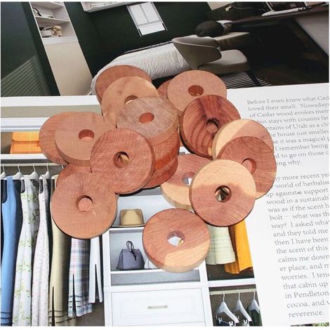 48-fold cedar-based moth protection for closets and hangers – Natural moth trap and prevention (1/4)