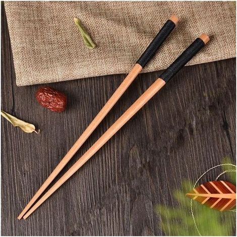 Baguettes japonaises artisanales en bois de châtaignier - Paire de baguettes (1/5)