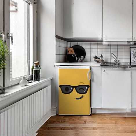 Sticker réfrigérateur et lave vaisselle, émoji jaune lunettes style déco, 75 cm X 49 cm (1/3)