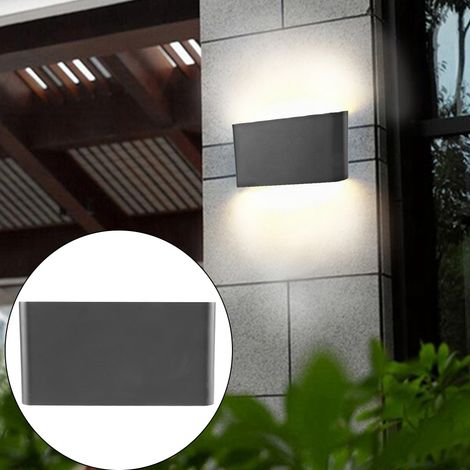 Applique murale LED 12W pour extérieur, étanche, idéale pour jardin carré, allée ou balcon. (1/5)