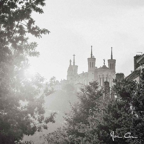 Tableau sur verre Fourvière 45x45 cm - Impression sur Verre - Image HD imprimée sur Verre - Tableau mural décoratif en verre - Finition Brillante - Fabriqué en France (1/5)