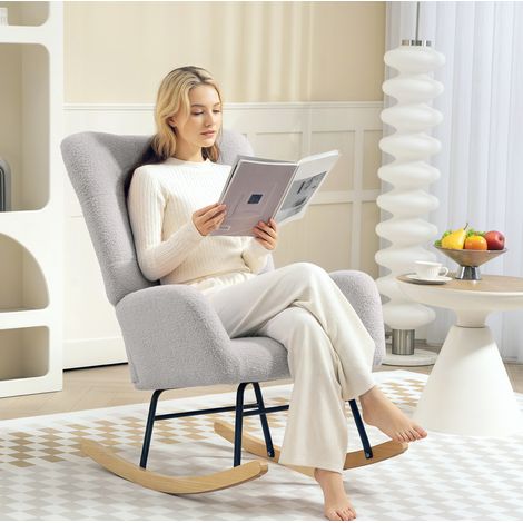 Sedia a dondolo in velluto grigio chiaro 70 x 94 x 100 cm con braccioli e base in legno (1/5)