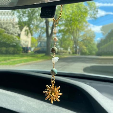 Solar-Autoschlüsselanhänger zum Aufhängen, grün-goldenes Rückspiegel-Accessoire, hübsche Autodekoration im Boho-Stil mit Solartechnologie, handgefertigtes Deko-Geschenk mit Heilkristallen für Männer u