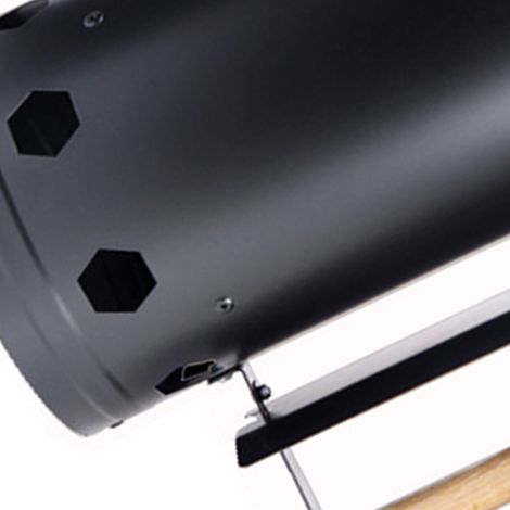 Allumeur de barbecue en acier inoxydable noir de type cheminée, résistant aux hautes températures, adapté à la cuisson en extérieur. (1/5)