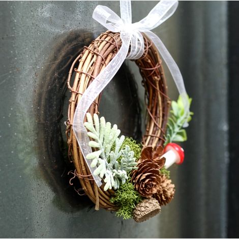 Petite couronne suspendue forêt 14 cm en vigne, déco Noël champignon pomme de pin (1/3)