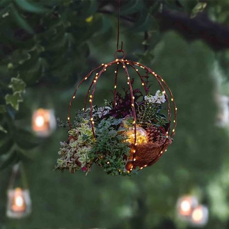 Panier Suspendu De Noël - Plante Artificielle Avec Lumières LED Blanches - Décoration Extérieure Et Intérieure - 20 x 30 cm - 1 Pièce (1/5)