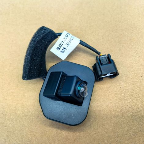28442-6LA2A is suitable for the black interface of the rear camera assembly in Nissan 2020-2026 Sylphy B18Z models. (1/4)