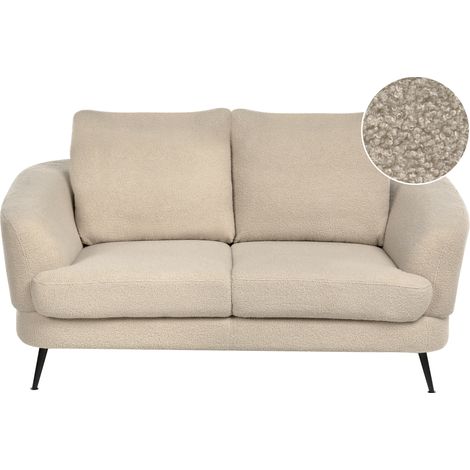 Sofá 2 plazas tapizado de bouclé con reposabrazos patas de hierro negras sala de estar beige claro Kjaer