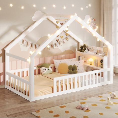 Kinderbett 90x190 cm weiß aus Kiefernholz und MDF in Hausform mit Schutzgitter und Ablagen (1/5)