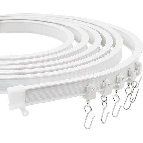 Diese 6 Meter lange Vorhangschiene zeichnet sich durch ein flexibles und langlebiges Design sowie ein leichtgängiges Gleiten aus und eignet sich für Duschräume, Fenster, Wohnmobile, Raumteiler, Sichts