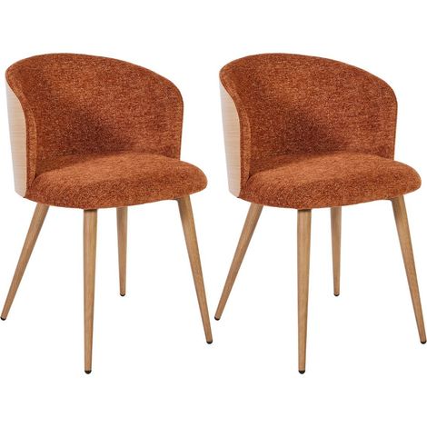 Lot de 2 chaises enveloppantes en tissu chenillé cognac et dossier bois pieds métal noir - OLYA