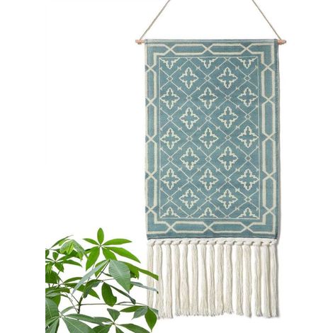 Décoration murale bohème en macramé, franges à pompons en coton faites main avec tringle en cuivre, idéale pour décorer les murs d'une chambre d'enfant. (1/5)