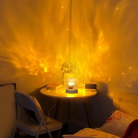 Veilleuse à effet vague d'eau, lampe de table LED dynamique à 360° pour une ambiance romantique, idéale pour le salon et la chambre. Trois couleurs disponibles. Fonctionne sur secteur. Rotation dynami (1/5)
