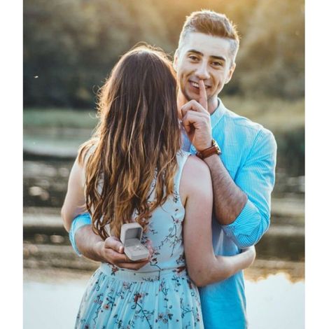 Samtige Schmuckkästchen zur Aufbewahrung von Ringen, Anhängern, Hochzeits- und Valentinstagsgeschenken - 2 Stück, rot, universell - Schmuckkästchen. (1/5)