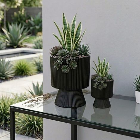 Duo Hortus Oslo Urban Ribbed Planter Pot (1/2)