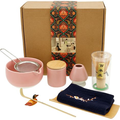 Elegante juego de 9 piezas para preparar matcha con batidor de bambú y cuenco de cerámica rosa. (1/5)