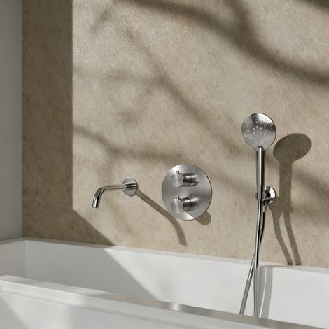 Fortifura Calvi ensemble robinetterie baignoire - bec 22cm recoupable - panneau de commande rond - flexible lisse - douchette ronde - élément encastré (1/5)