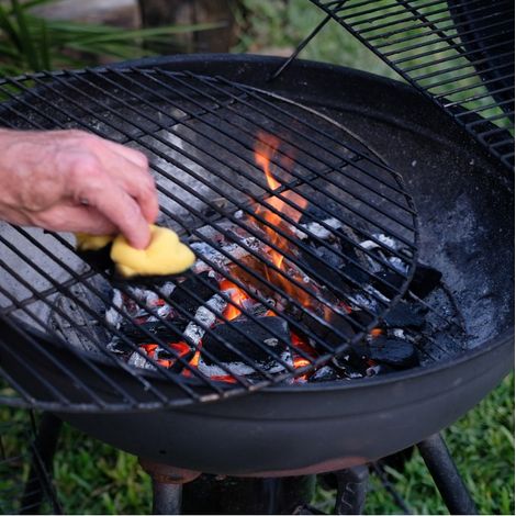 Nettoyant spécial barbecue - 220 L Jaune clair - MATPRO (1/2)