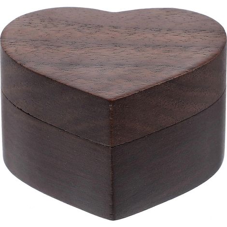 Boîte à bagues en bois marron en forme de cœur idéale pour ranger vos bagues. (1/5)