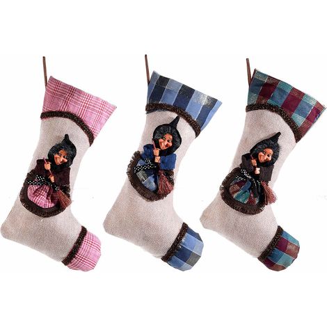 Calze in stoffa con Befana in resina in rilievo da appendere, set da 9 pezzi, cm 23 x 38 H