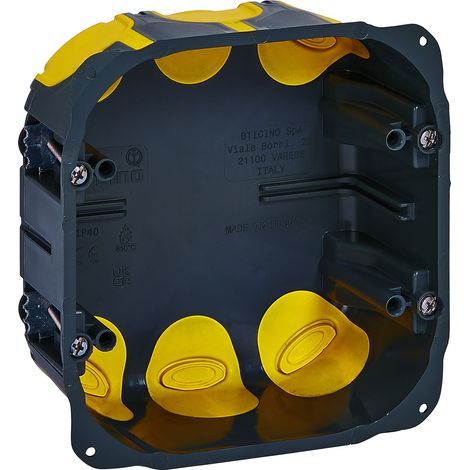 Boîte d'encastement Eco Batibox 3 x 3 postes Prof 50 BTICINO BTPB526NN
