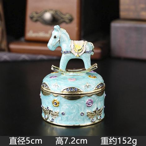 Boîte à bijoux en bois émaillé bleu en forme de cheval, pour ranger bagues et boucles d'oreilles. (1/2)