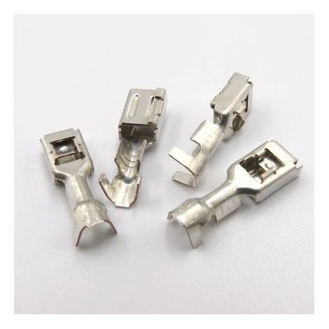 8100-0660 Automotive connectors, plugs, wire harness terminals (1/2)