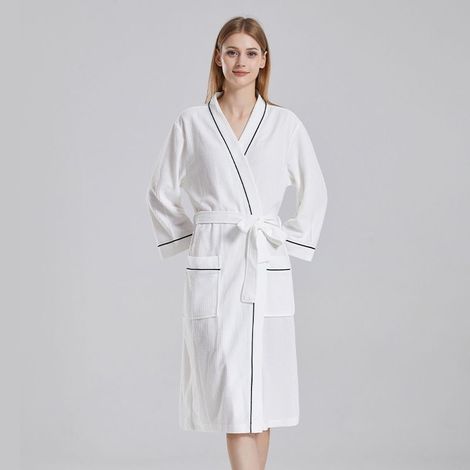 Leichter Herrenbademantel aus 100 % Baumwollstrick. Mittellanger, reiner Baumwollbademantel für Herren, leichtes Modell für den Sommer. (1/5)