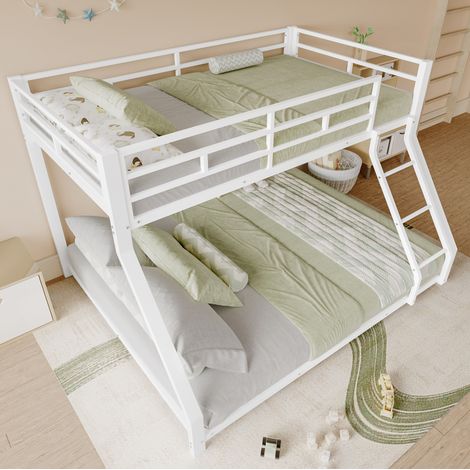 Etagenbett 90/200 cm und 140/200 cm aus Metall in Weiß mit Leiter und Rausfallschutz (1/5)