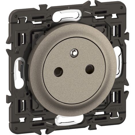 Legrand – Prise de courant 2P+T affleurante – Indice de protection IP20 – Intensité 16A – Enjoliveur Titanium – Pour installation intérieure