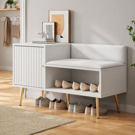 Zapatero banco con almacenamiento, asiento acolchado y respaldo en cuero regenerado, patas y tiradores de metal dorado, hueco de 18 cm, blanco, de CHICFURN (1/5)