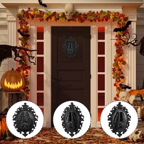 1 colour: Black Material: Resin Decorative bat pendant in Gothic, Baroque style, ideal for Halloween.