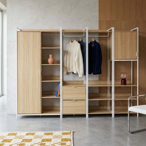 Kit dressing modulable blanc avec 4 éléments. L 280 x P 48 x H 190 cm
