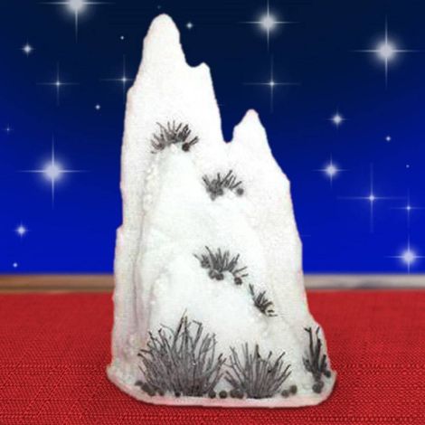 TRADE SHOP - Scenario Natalizio Alto 81cm Con Montagne In Ovatta Bianco Decorazione Con Pigne - (1/2)