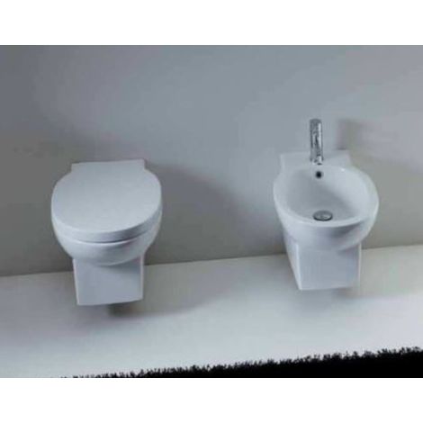 Sanitari sospesi Sign con copriwater frizionato bianco di