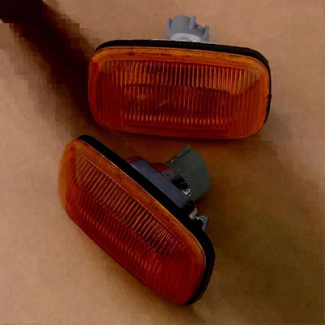 Clignotants latéraux d'aile à 2 broches (2 pièces) compatibles avec Toyota Land Cruiser 80 (1990-1997) et 100 (1998-2007). (1/5)