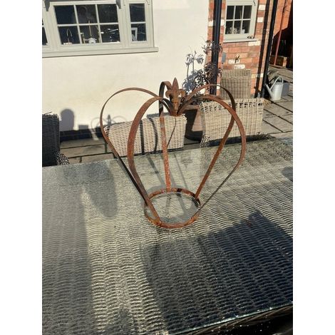 Crown Planter Plant Pins/ Garden Art - L22.9 x W22.9 x H48.3 cm - Bare Metal/Ready to Rust