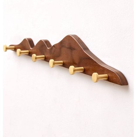 Wandgarderobe mit Haken - Garderobenständer aus Holz mit 6 goldfarbenen Messinghaken, dekorative Stange für Kleidung im Eingangsbereich. (1/5)