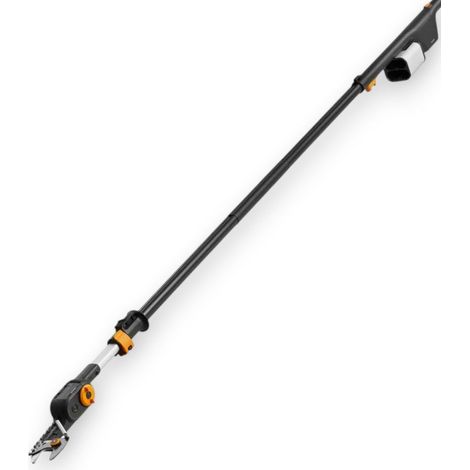 Svettatoio telescopico per potatura a batteria 12V con manico allungabile 4 mt e motore brushless Fiskars 1082340
