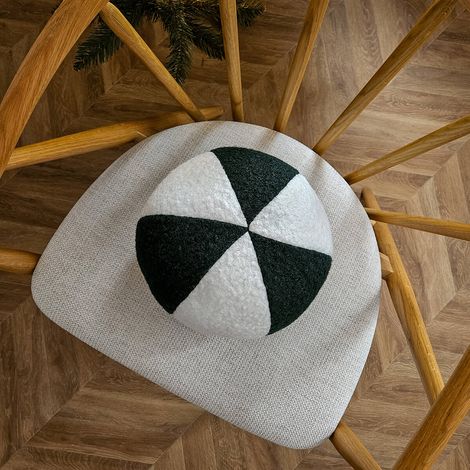 Almohada SOFT LOOP  bola blanca y verde (1/3)