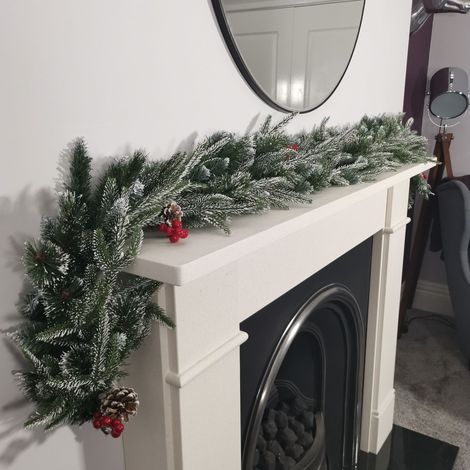 Premier 180cm (6ft) Festive New Jersey Christmas Garland PVC Tips With Berries And Cone (1/5)
